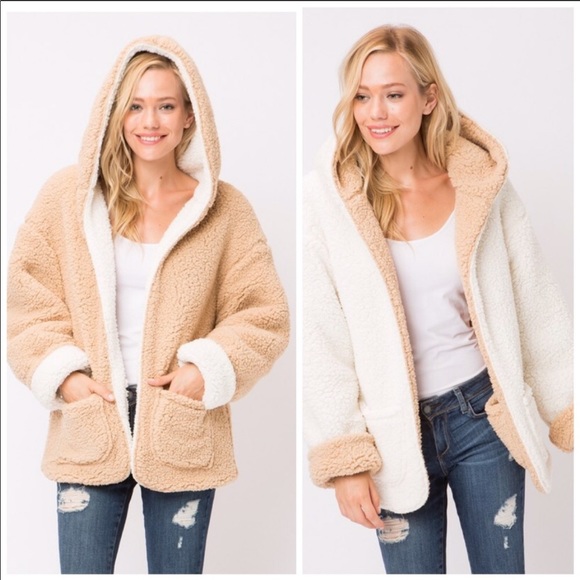 Jackets & Blazers - ❤️Super Soft Reversible Sherpa Hoodie Jacket!